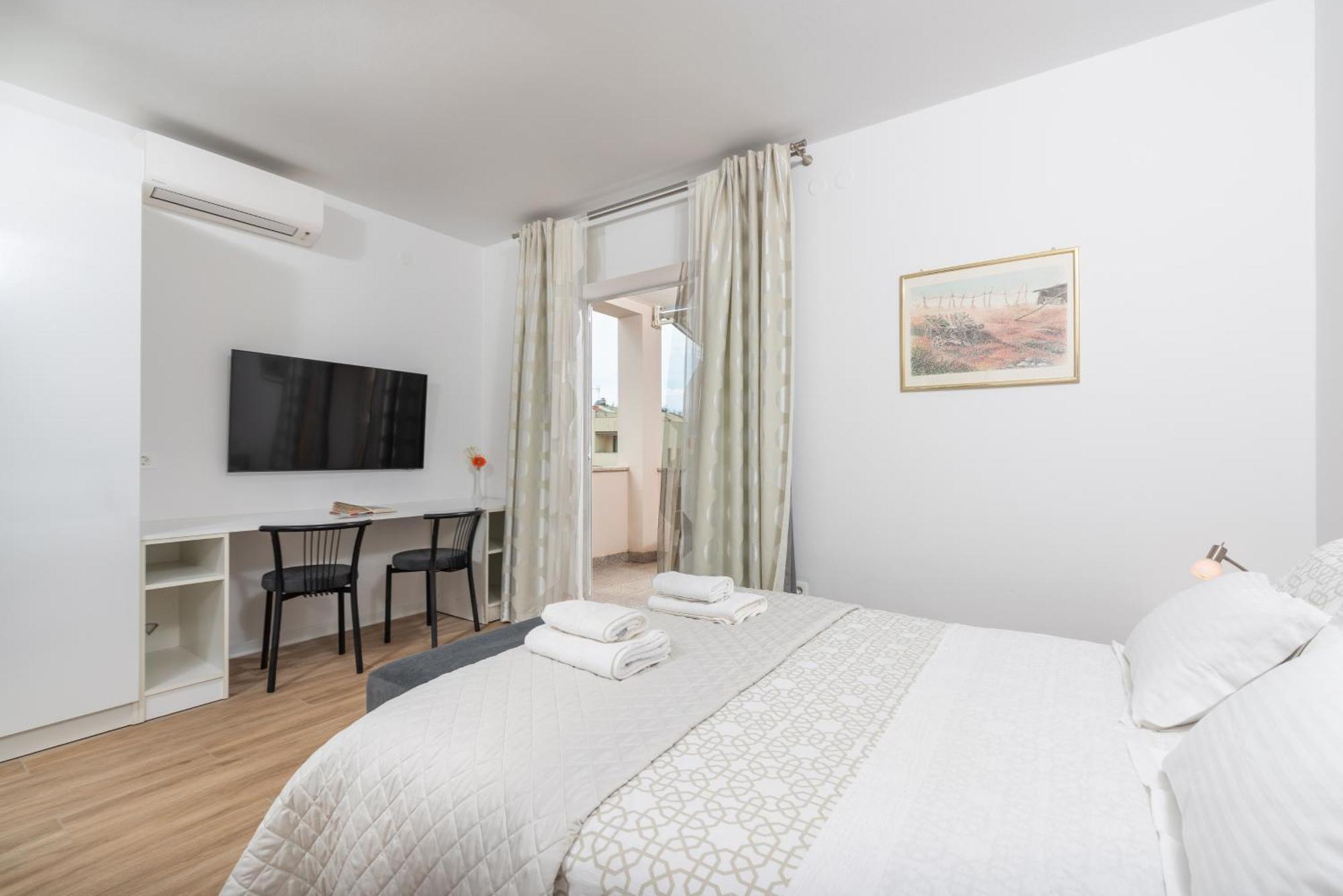 Viktor Apartment *